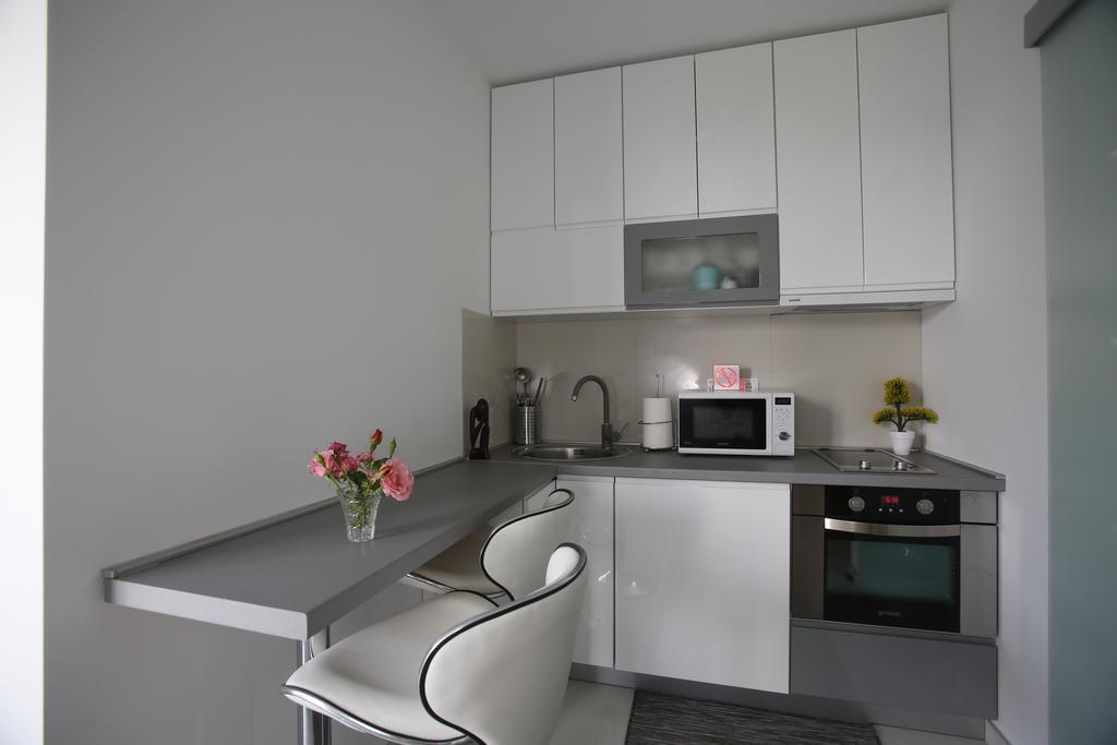Studio-Apartment Val - Luxury Massage Chair - Private Spa- Hot Tub, Infrared Sauna, , Parking With Video Surveillance, Entry With Pin 0 - 24H, Free Cancellation 24 Hours Before Check In Slavonski Brod Zewnętrze zdjęcie